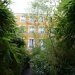 Les Patios Du Marais 1
