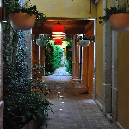 Les Patios Du Marais 1 * Parigi