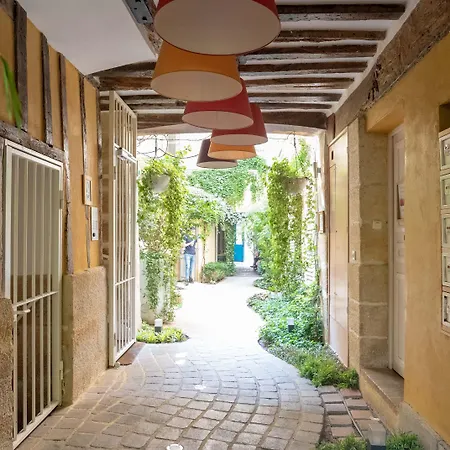 Les Patios Du Marais 1 Apartment