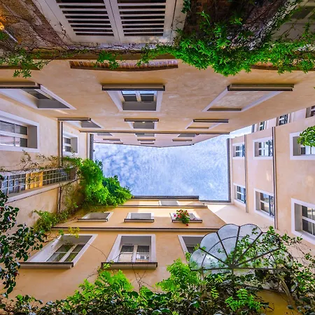 Apartment Les Patios Du Marais 1 *